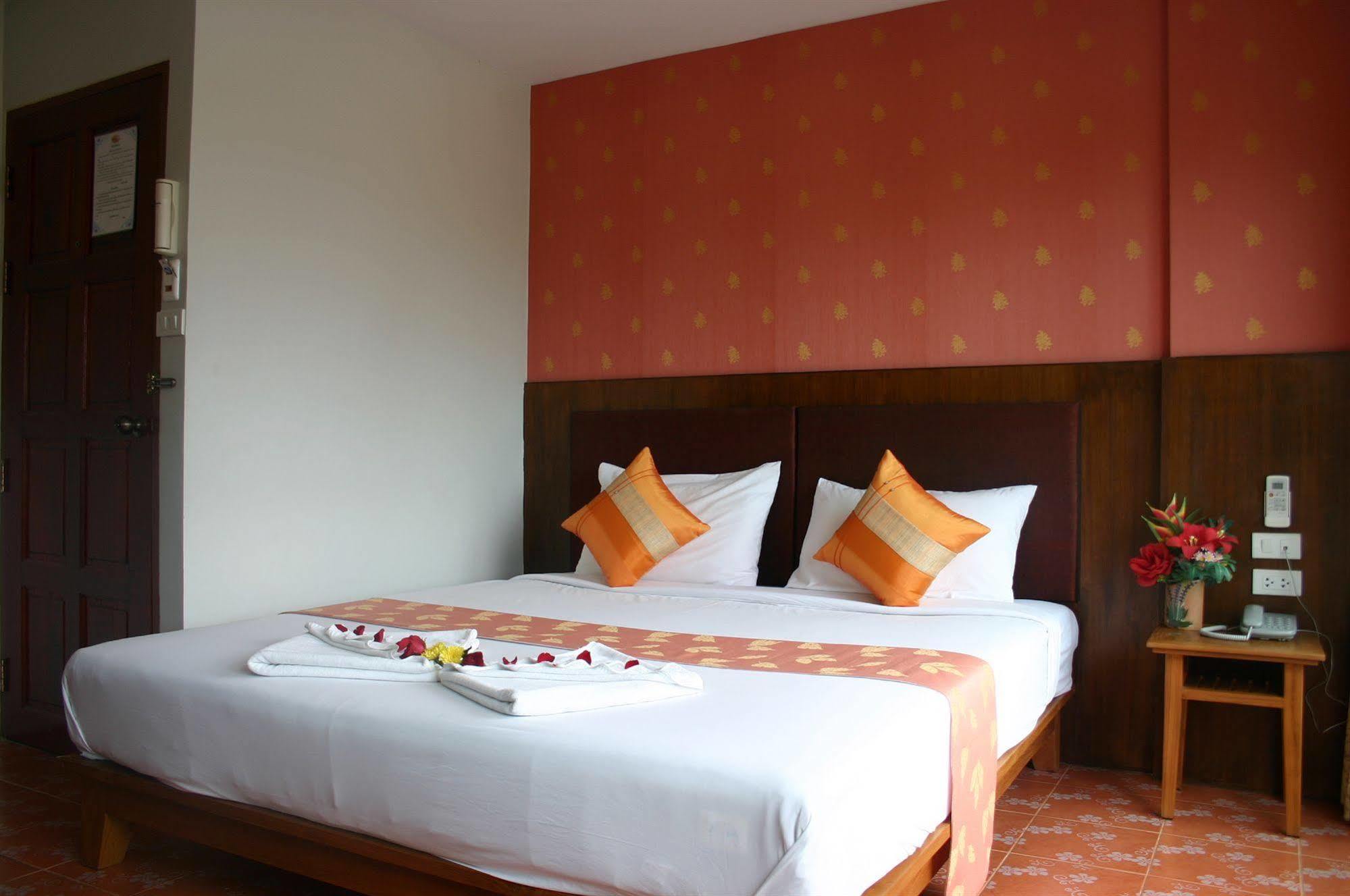Patong Good Nice 2 Guesthouse מראה חיצוני תמונה
